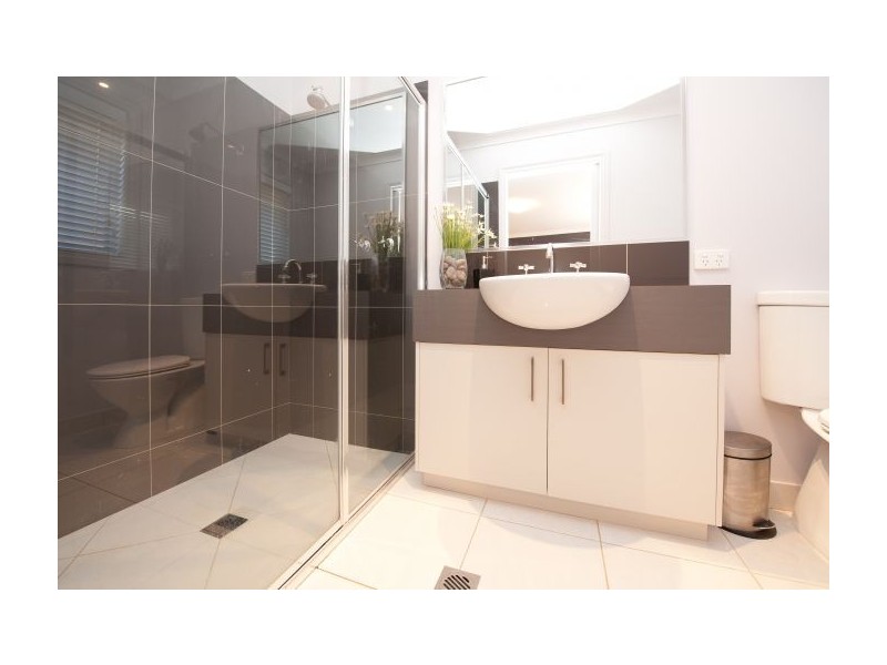 16 Bullfrog Crt, Thurgoona NSW 2640