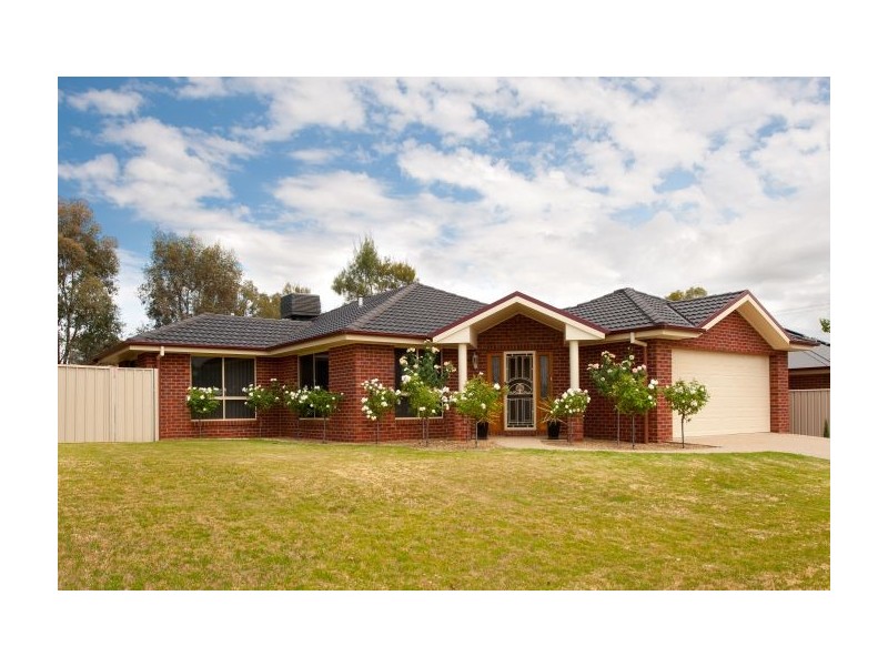 7 Dunne Crescent, Thurgoona NSW 2640