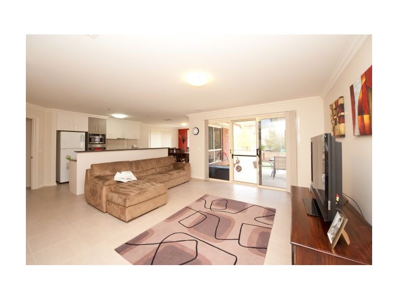 7 Dunne Crescent, Thurgoona NSW 2640