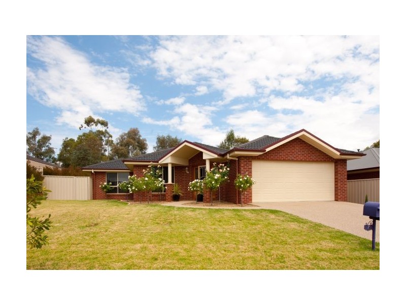 7 Dunne Crescent, Thurgoona NSW 2640