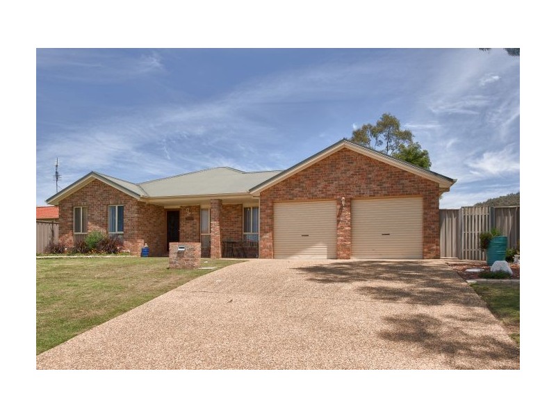 24 Fairbairn Crescent (Norris Park), Lavington NSW 2641