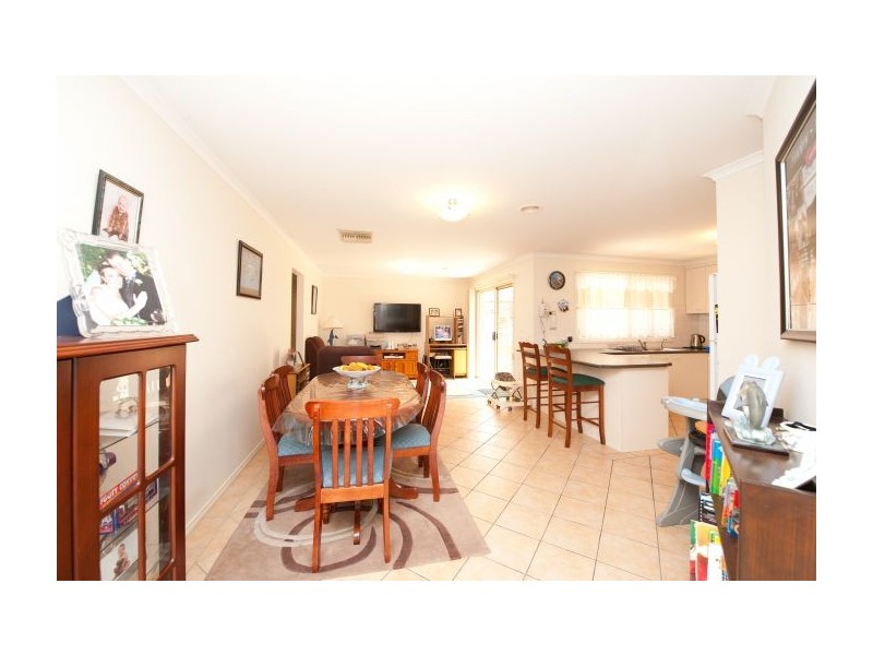 24 Fairbairn Crescent (Norris Park), Lavington NSW 2641