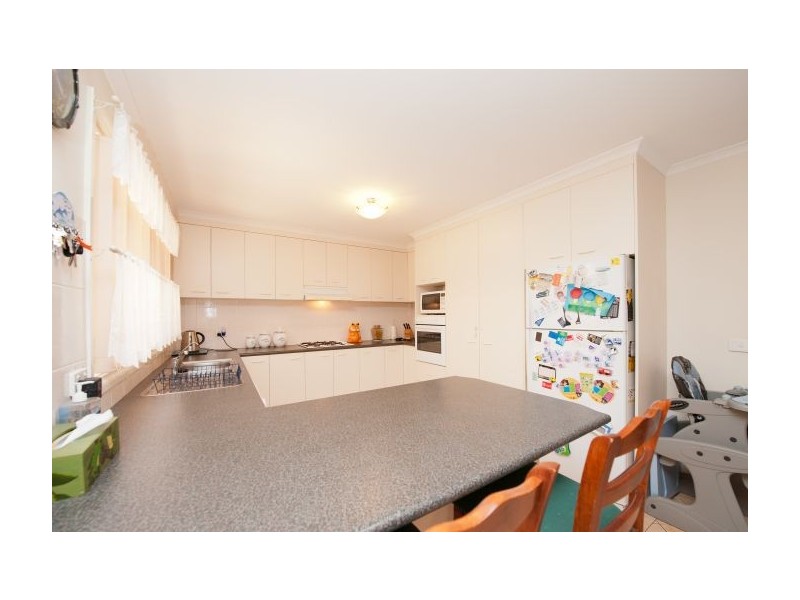 24 Fairbairn Crescent (Norris Park), Lavington NSW 2641