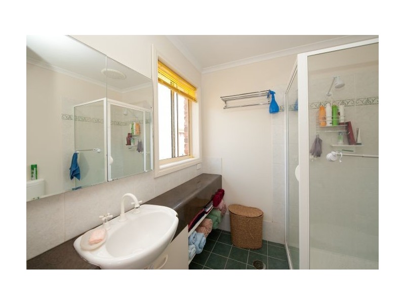 24 Fairbairn Crescent (Norris Park), Lavington NSW 2641