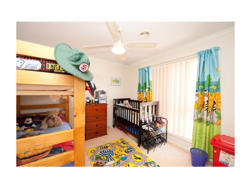 24 Fairbairn Crescent (Norris Park), Lavington NSW 2641