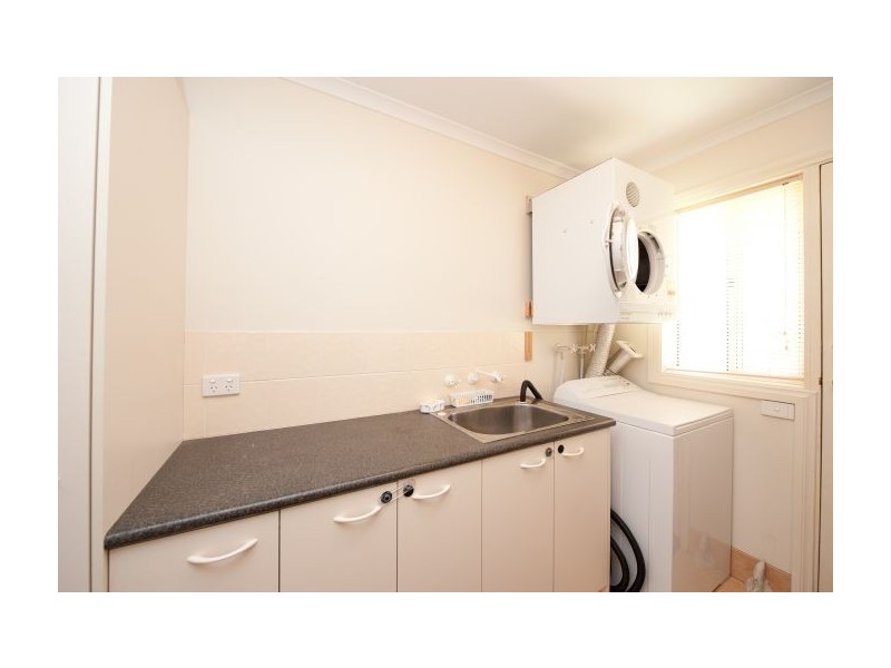 24 Fairbairn Crescent (Norris Park), Lavington NSW 2641