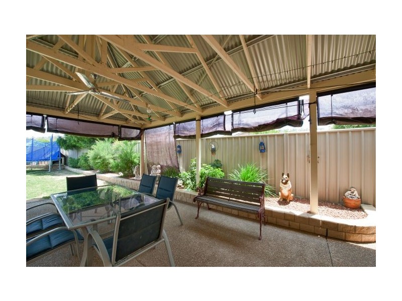 24 Fairbairn Crescent (Norris Park), Lavington NSW 2641