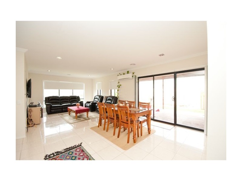 25. Kurrajong Cres, West Albury NSW 2640