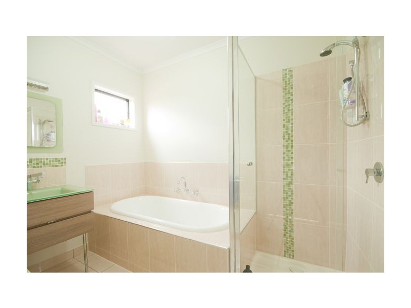 25. Kurrajong Cres, West Albury NSW 2640