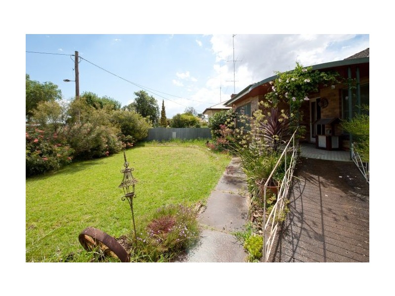 2 Hayes Street, Henty NSW 2658