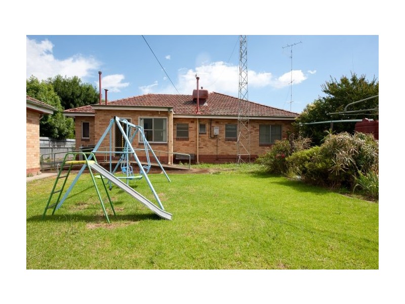 2 Hayes Street, Henty NSW 2658