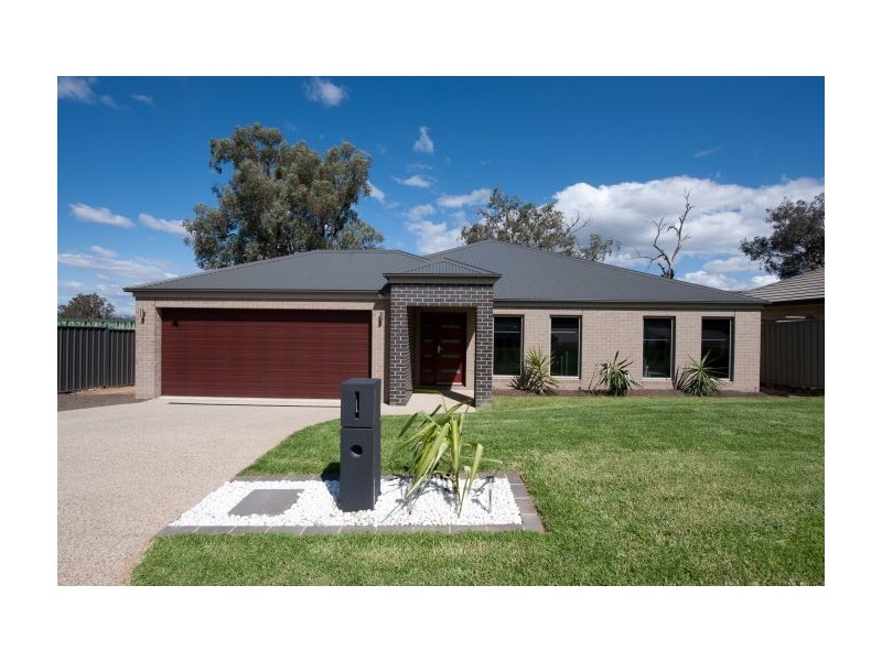15 Redbox Drive, Thurgoona NSW 2640