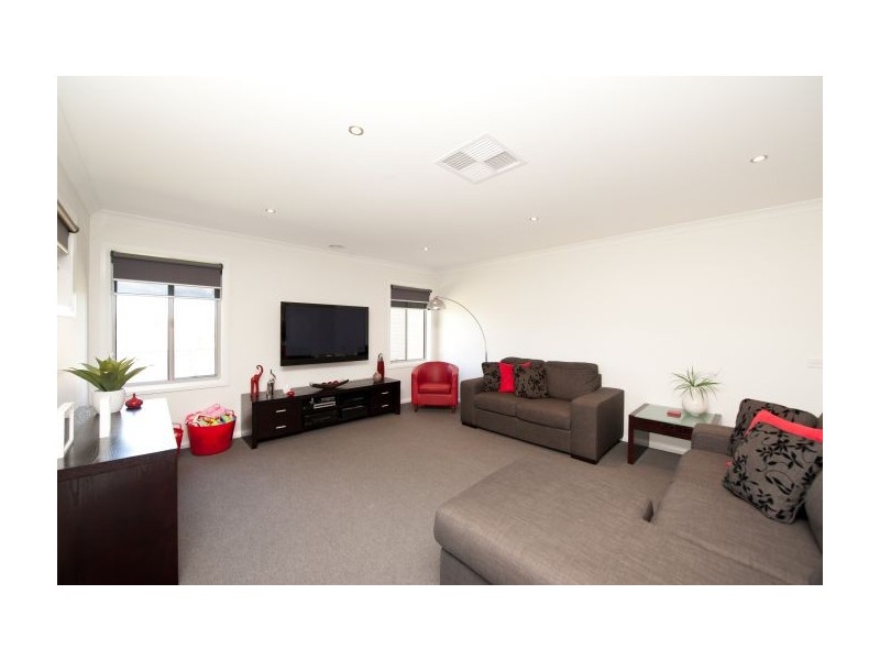 15 Redbox Drive, Thurgoona NSW 2640