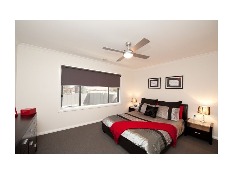 15 Redbox Drive, Thurgoona NSW 2640