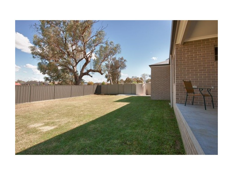 15 Redbox Drive, Thurgoona NSW 2640