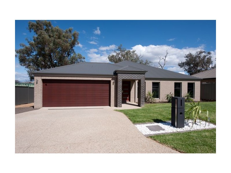 15 Redbox Drive, Thurgoona NSW 2640
