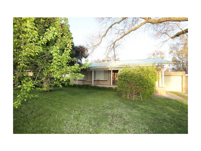 604 Krautz Street, Lavington NSW 2641