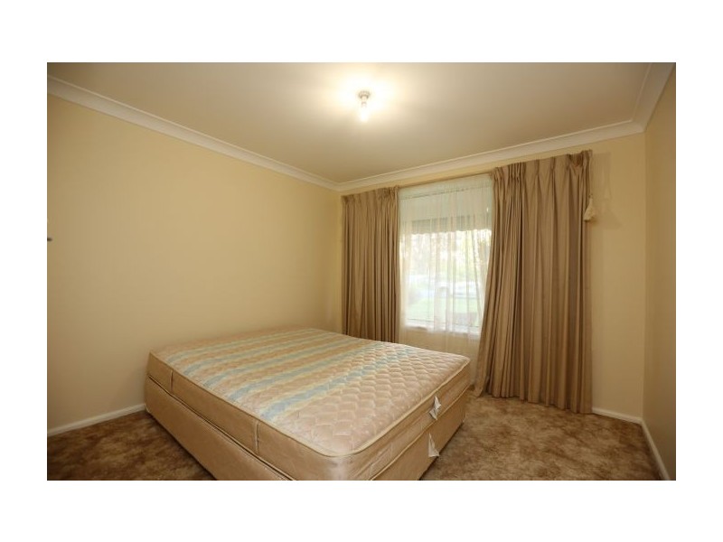 604 Krautz Street, Lavington NSW 2641