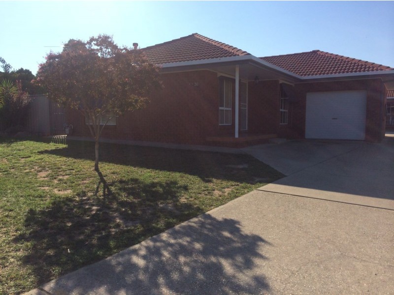 1/36 Jackling Dr, Lavington NSW 2641