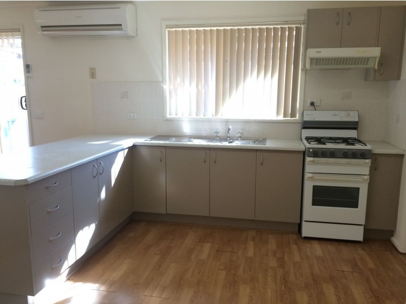 1/36 Jackling Dr, Lavington NSW 2641