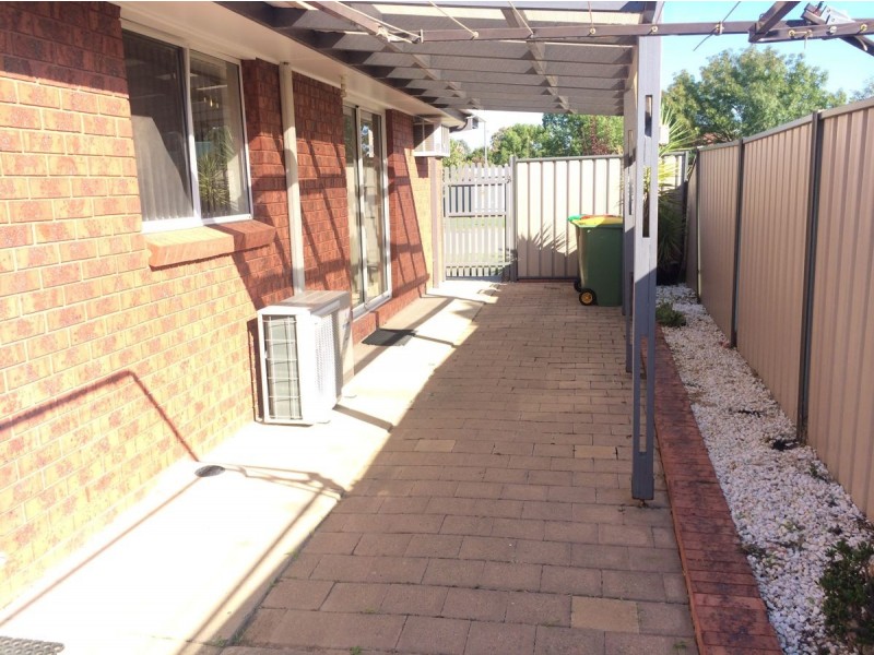 1/36 Jackling Dr, Lavington NSW 2641