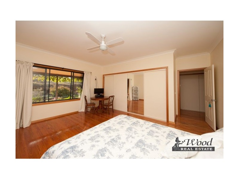 25 Jas Bell Drive, Table Top NSW 2640