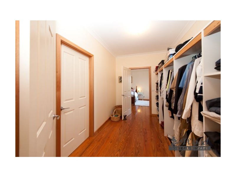 25 Jas Bell Drive, Table Top NSW 2640