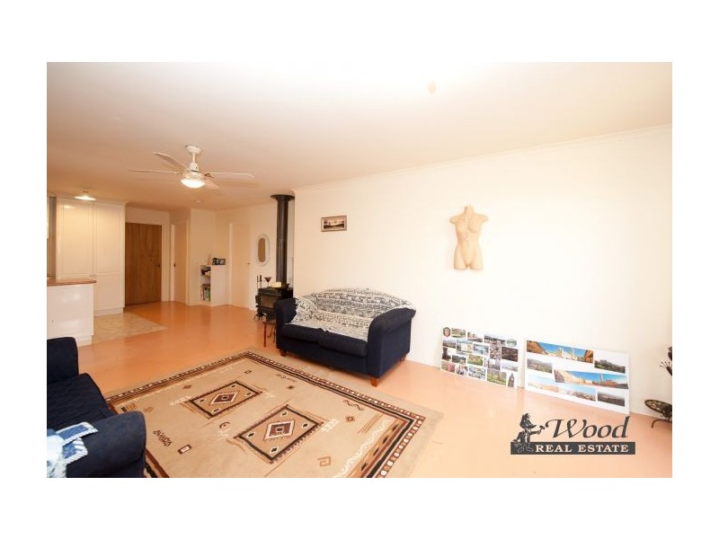 25 Jas Bell Drive, Table Top NSW 2640