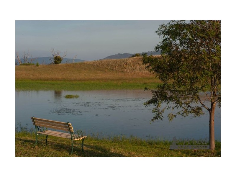 25 Jas Bell Drive, Table Top NSW 2640