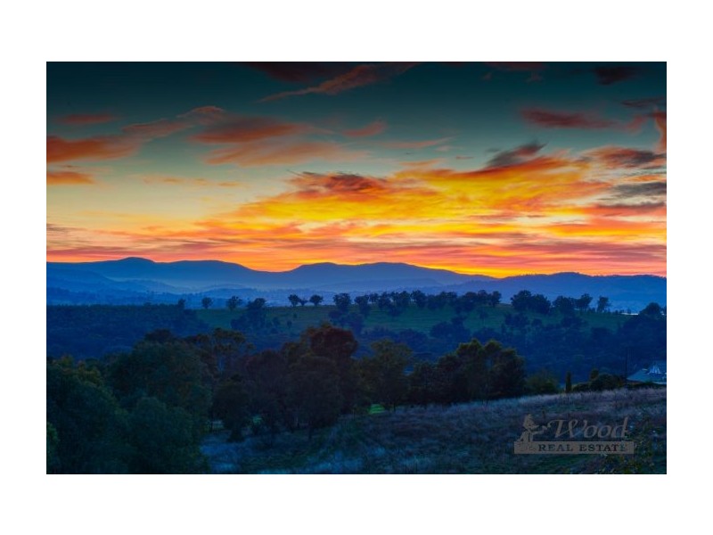 25 Jas Bell Drive, Table Top NSW 2640