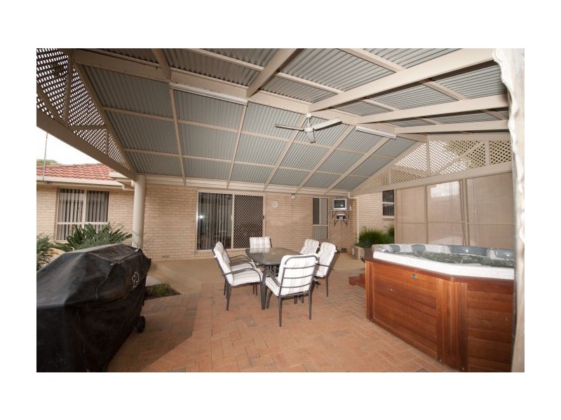 28 Briwood Crt, West Albury NSW 2640