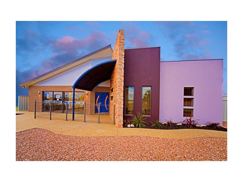 99 Fairway Gardens Rd, Thurgoona NSW 2640