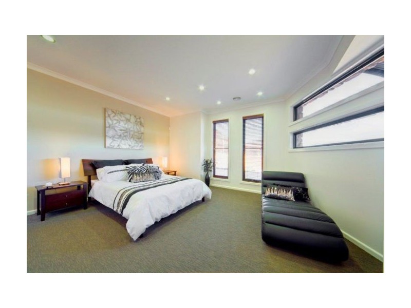 99 Fairway Gardens Rd, Thurgoona NSW 2640