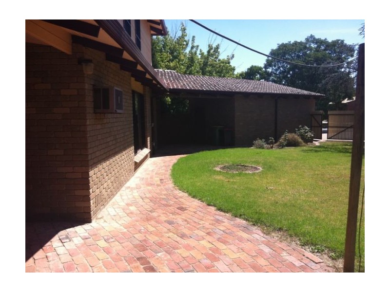 584 Zago Court, Lavington NSW 2641