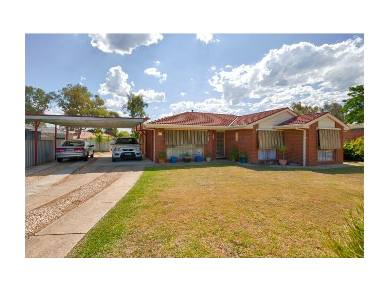 2 Boree Crt, Thurgoona NSW 2640
