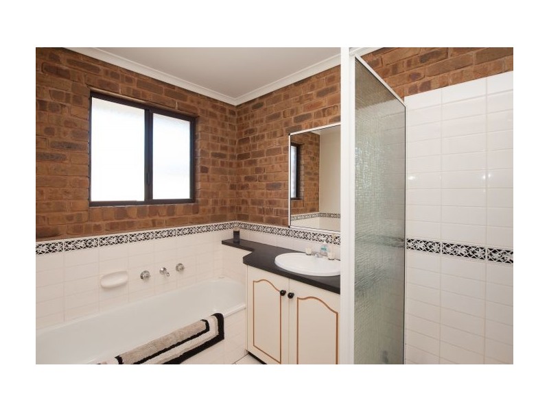 3/573 Heathwood Ave, Lavington NSW 2641