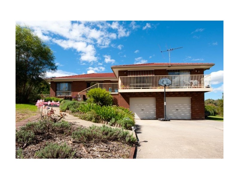 6 Bandalong Rd, Lavington NSW 2641