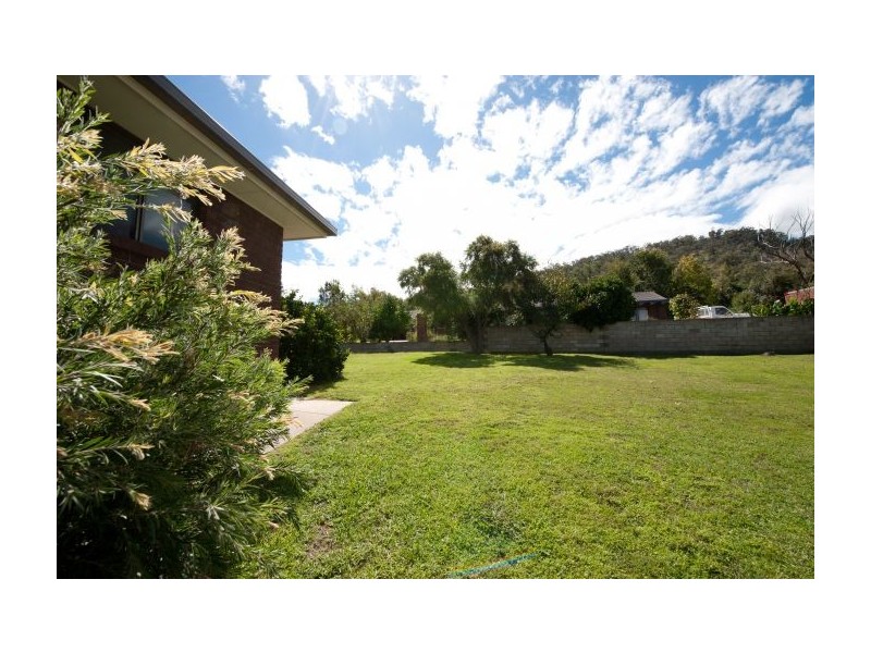 6 Bandalong Rd, Lavington NSW 2641