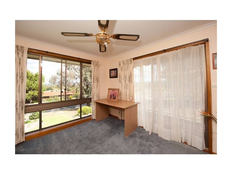 6 Bandalong Rd, Lavington NSW 2641