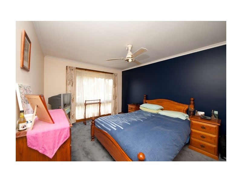 6 Bandalong Rd, Lavington NSW 2641