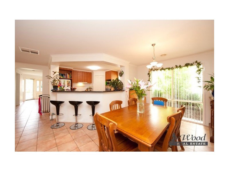 10 Newton Circuit, Thurgoona NSW 2640