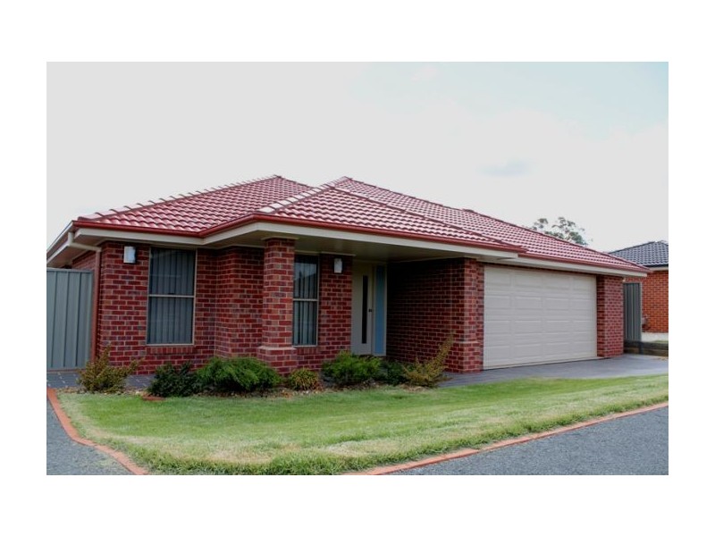 54 Honeyeater Circuit, Thurgoona NSW 2640