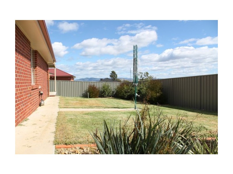 54 Honeyeater Circuit, Thurgoona NSW 2640