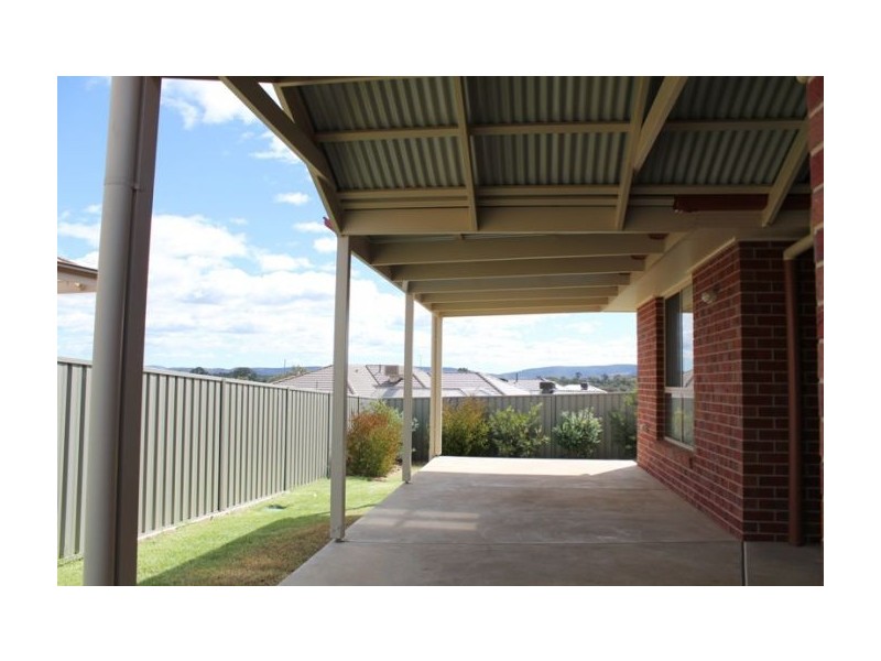 54 Honeyeater Circuit, Thurgoona NSW 2640