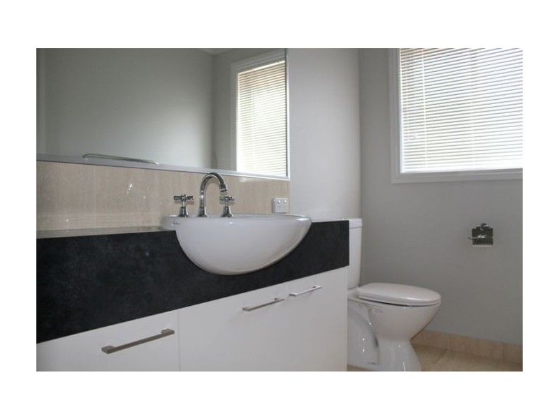 54 Honeyeater Circuit, Thurgoona NSW 2640