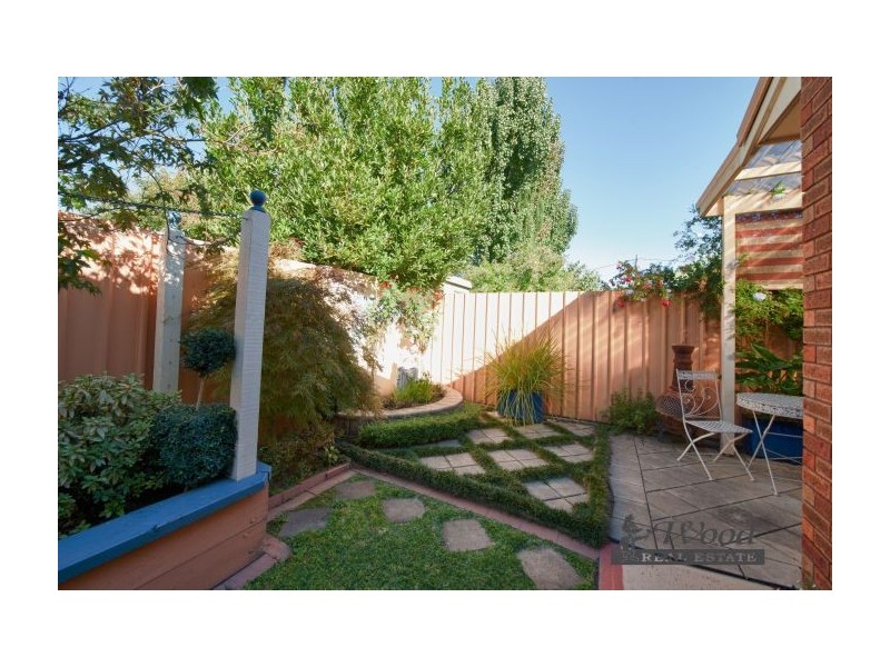 2/718 Peel Street, Albury NSW 2640