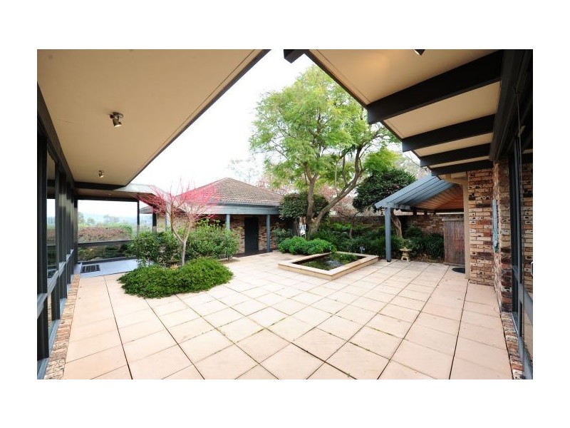 21 Abbott Drive, Albury NSW 2640