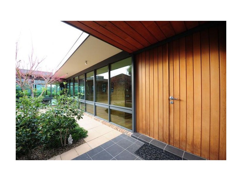 21 Abbott Drive, Albury NSW 2640