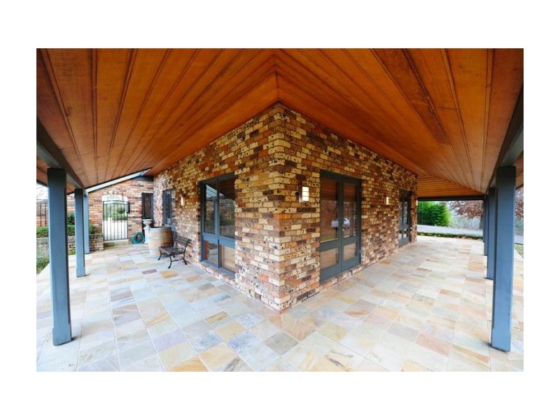 21 Abbott Drive, Albury NSW 2640