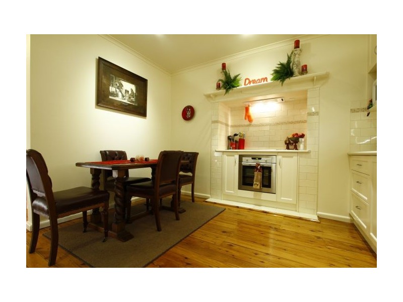 399 Kotthoff Street, Lavington NSW 2641